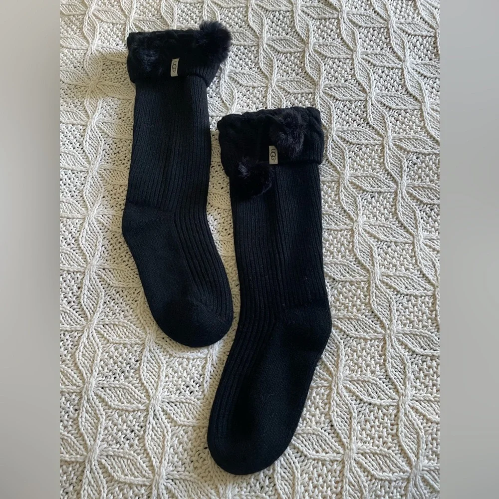 UGG Rain Boot Tall Knit Pom Pom
Socks - Picture 2 of 4